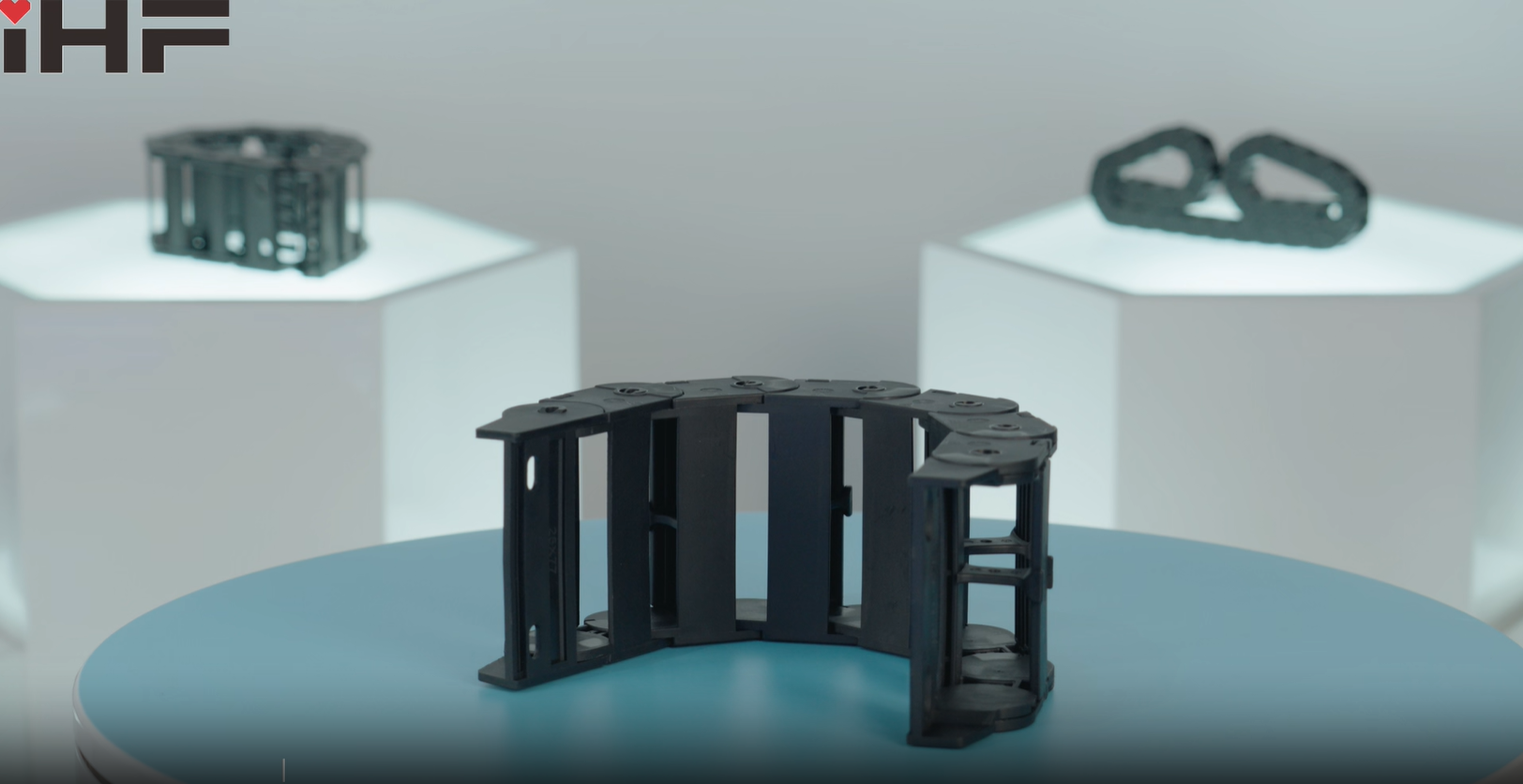 Précision en mouvement&nbsp;: comment les chaînes porte-câbles en nylon améliorent la fiabilité des systèmes d’automatisation modernes